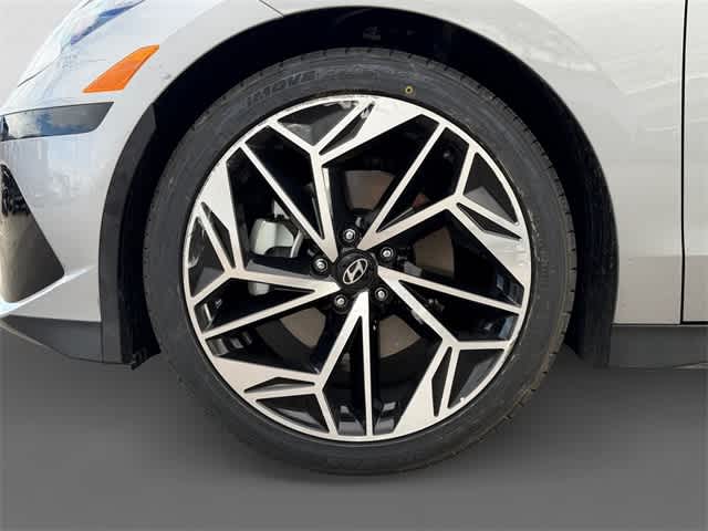 Thumbnail: 2023 Hyundai Ioniq 6 - 14