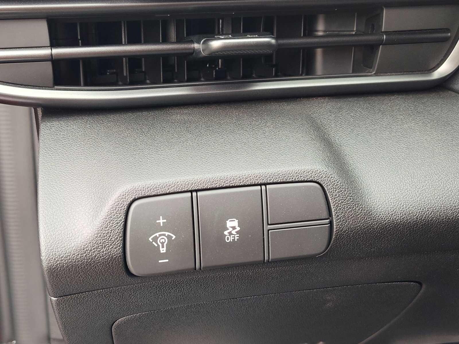 Thumbnail: 2025 Hyundai Elantra - 15