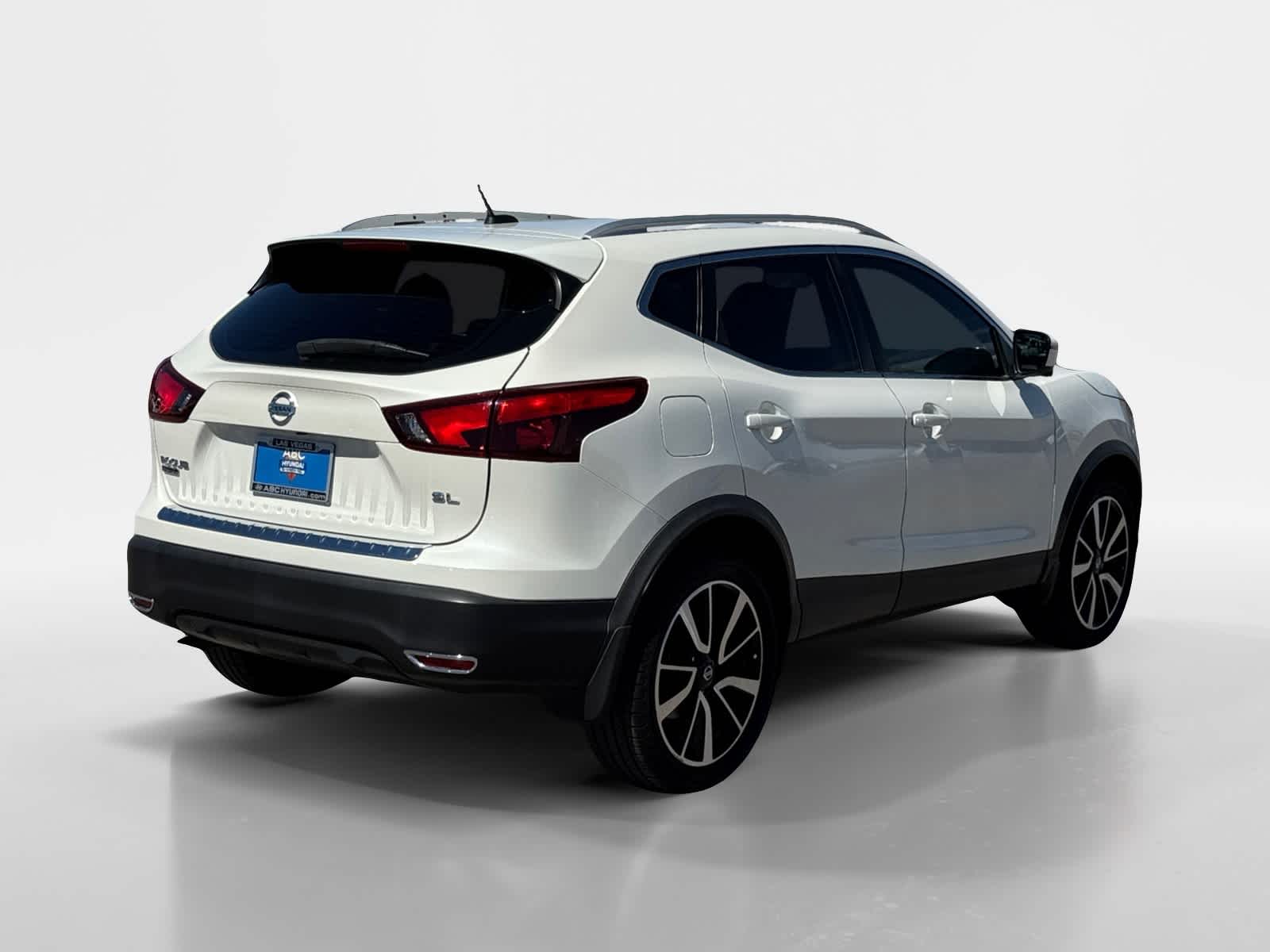 Thumbnail: 2017 Nissan Rogue Sport - 11