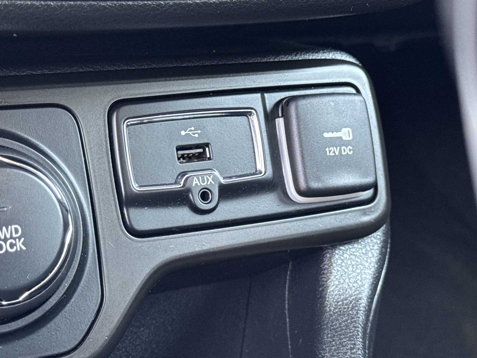 Thumbnail: 2019 Jeep Renegade - 22