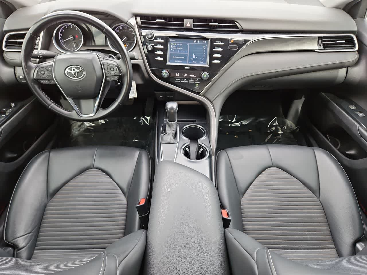 2020 Toyota Camry SE 14