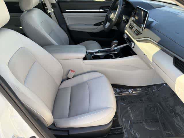 Thumbnail: 2021 Nissan Altima - 19