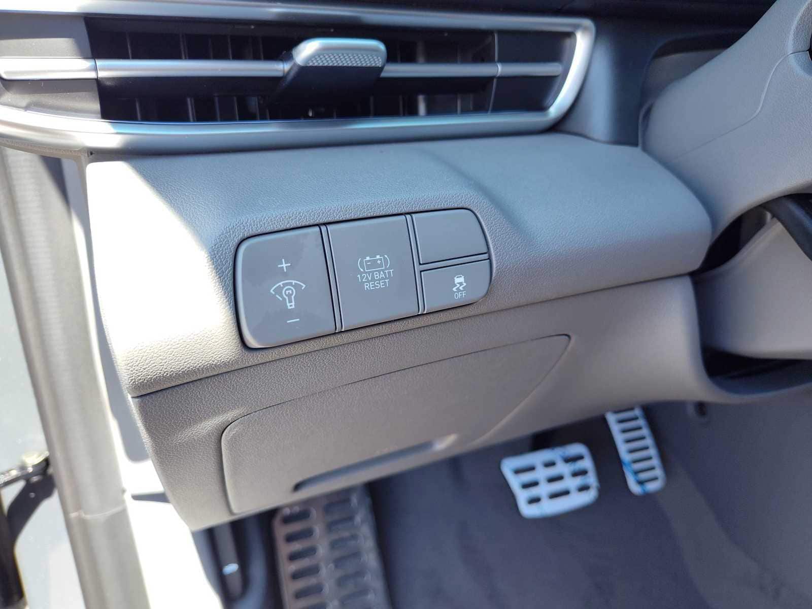 Thumbnail: 2025 Hyundai Elantra - 14