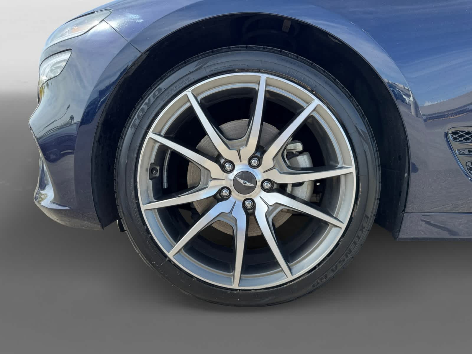 Thumbnail: 2023 Genesis G70 - 16