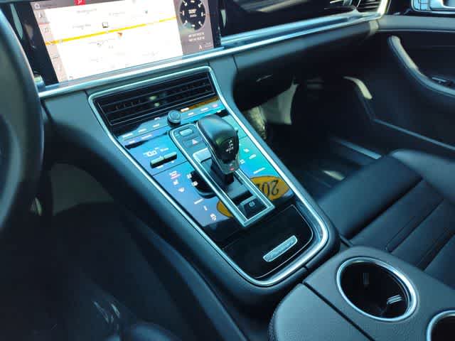 Thumbnail: 2020 Porsche Panamera - 25