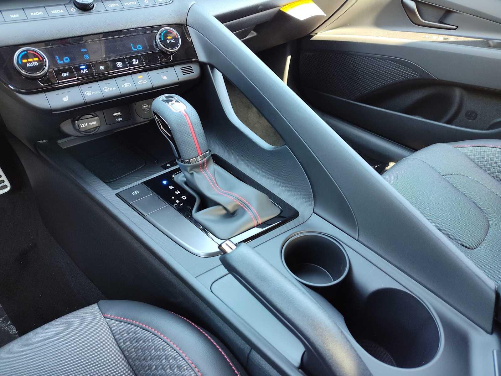 Thumbnail: 2025 Hyundai Elantra - 25