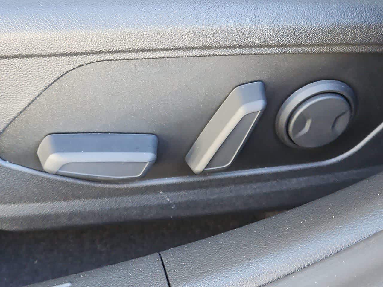Thumbnail: 2025 Hyundai Elantra - 15
