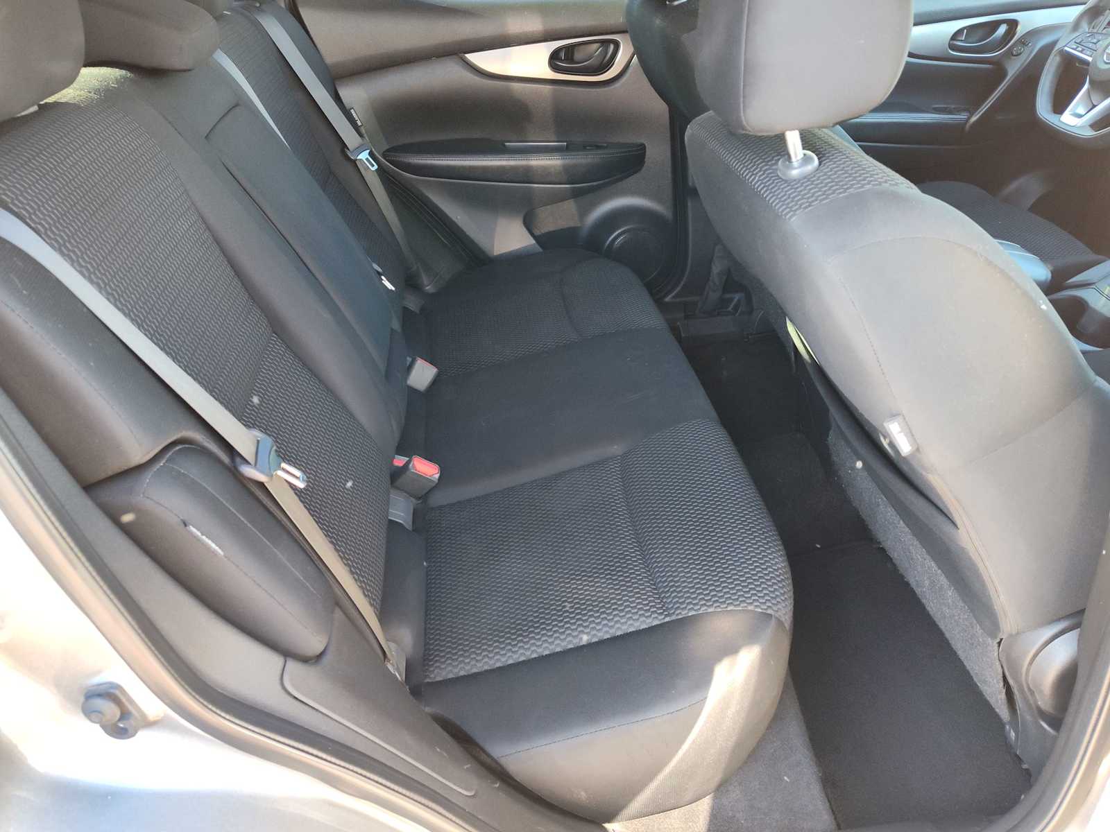 Thumbnail: 2020 Nissan Rogue Sport - 20