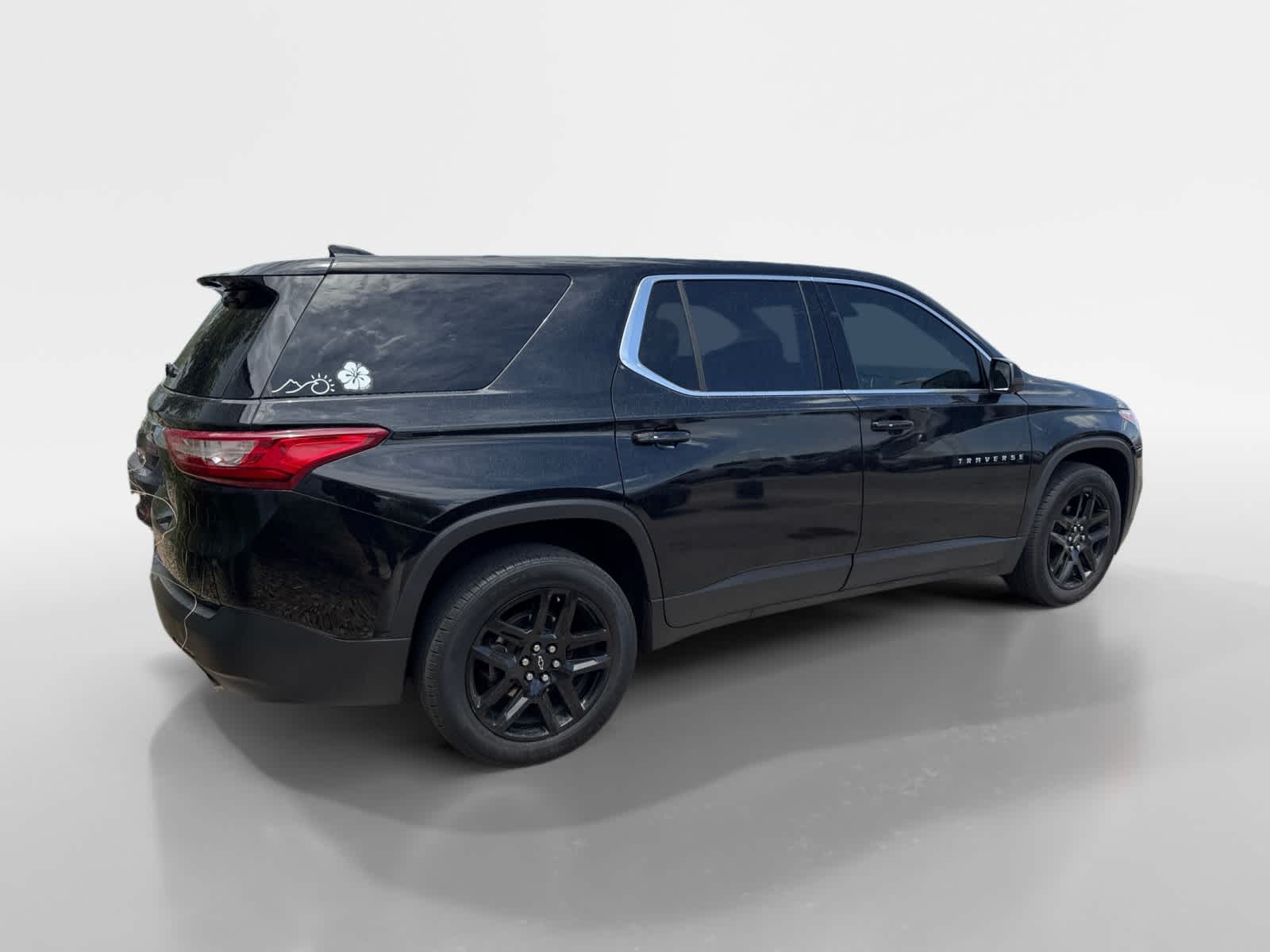 Thumbnail: 2021 Chevrolet Traverse - 3