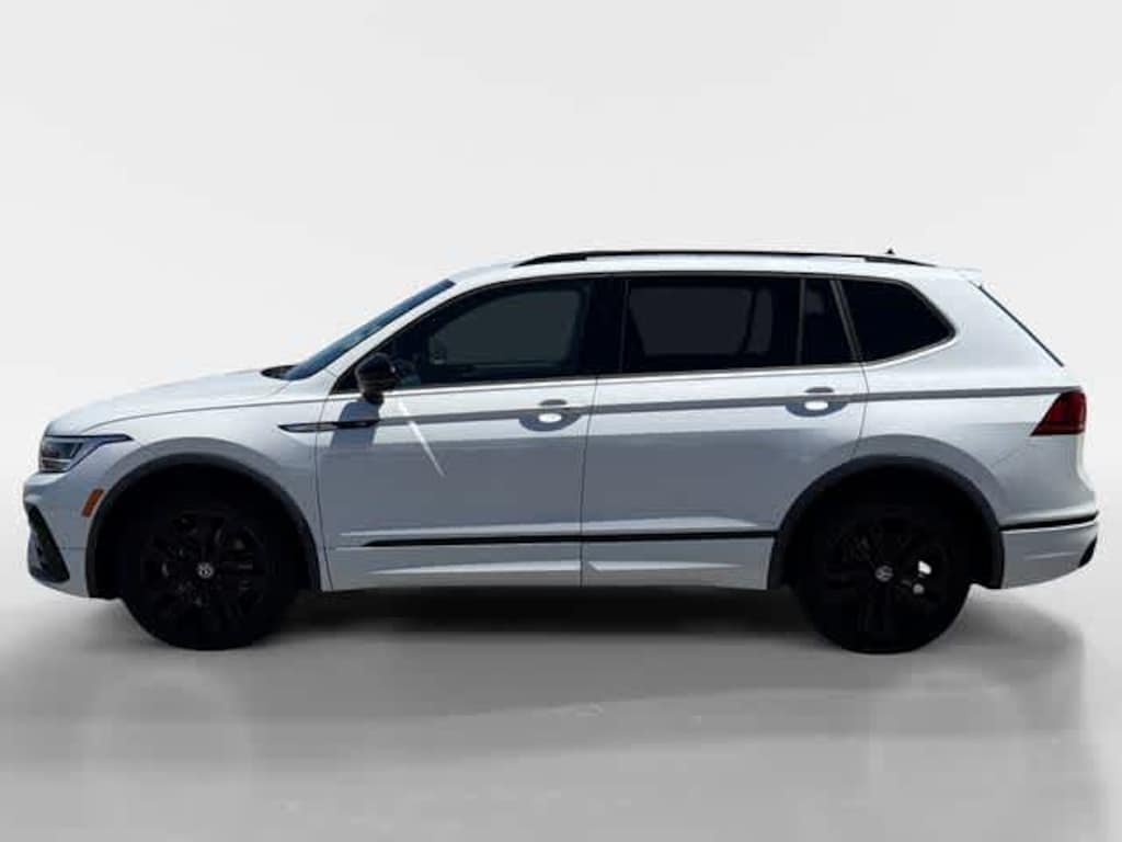 Used 2022 Volkswagen Tiguan 2.0T SE R-Line Black SUV
