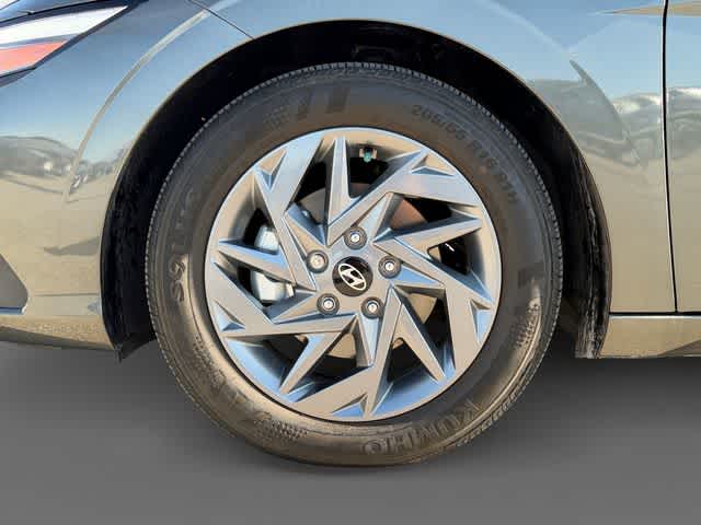 Thumbnail: 2024 Hyundai Elantra - 9