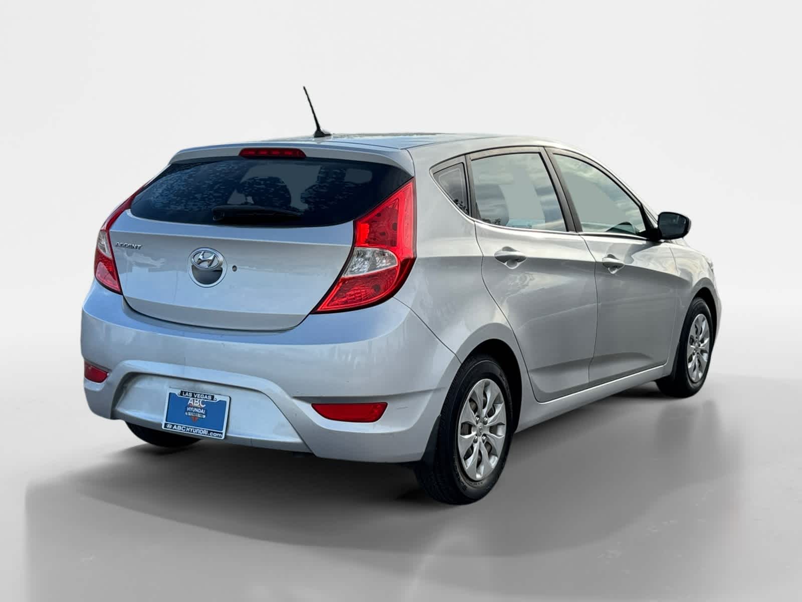 2016 Hyundai Accent SE 6