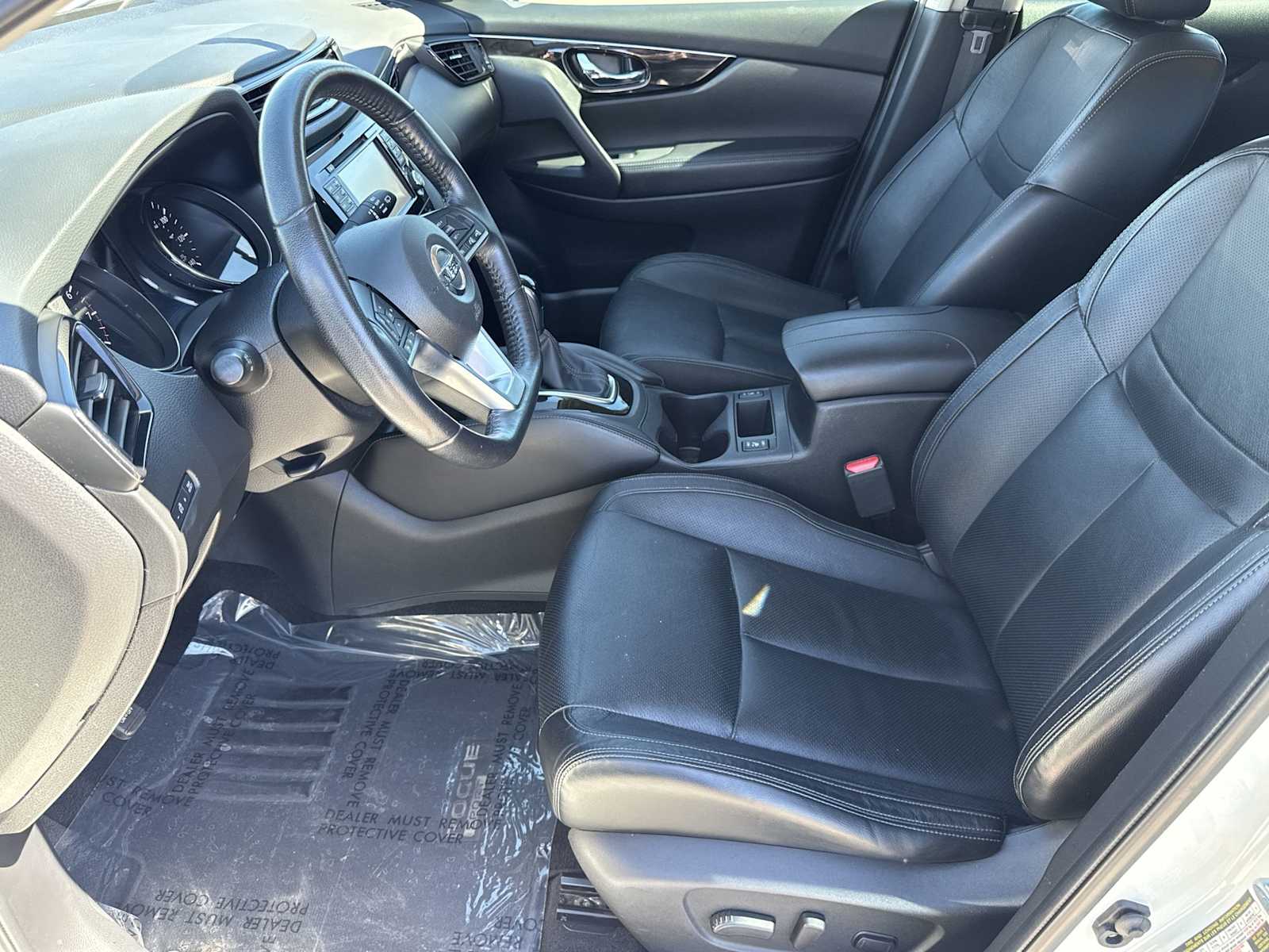 Thumbnail: 2017 Nissan Rogue Sport - 5