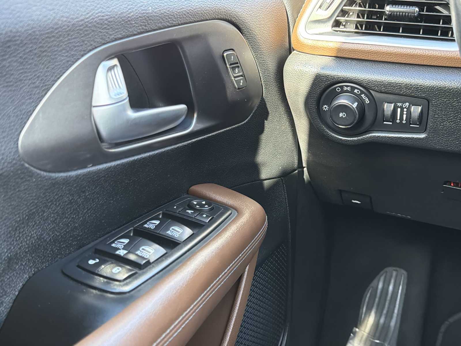 Thumbnail: 2017 Chrysler Pacifica - 15