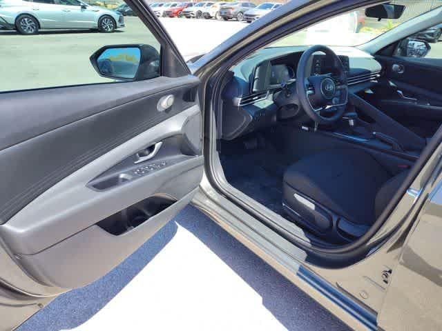 Thumbnail: 2026 Hyundai Elantra - 10