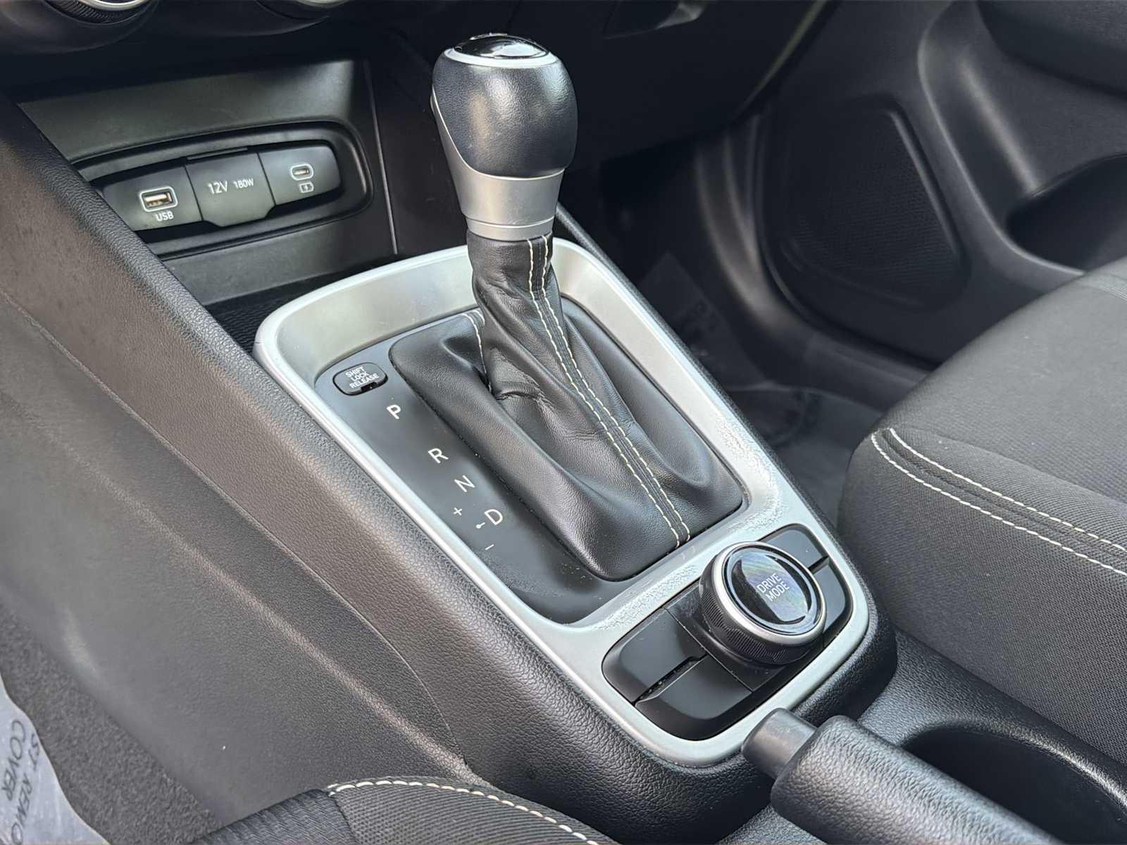 Thumbnail: 2023 Hyundai Venue - 24