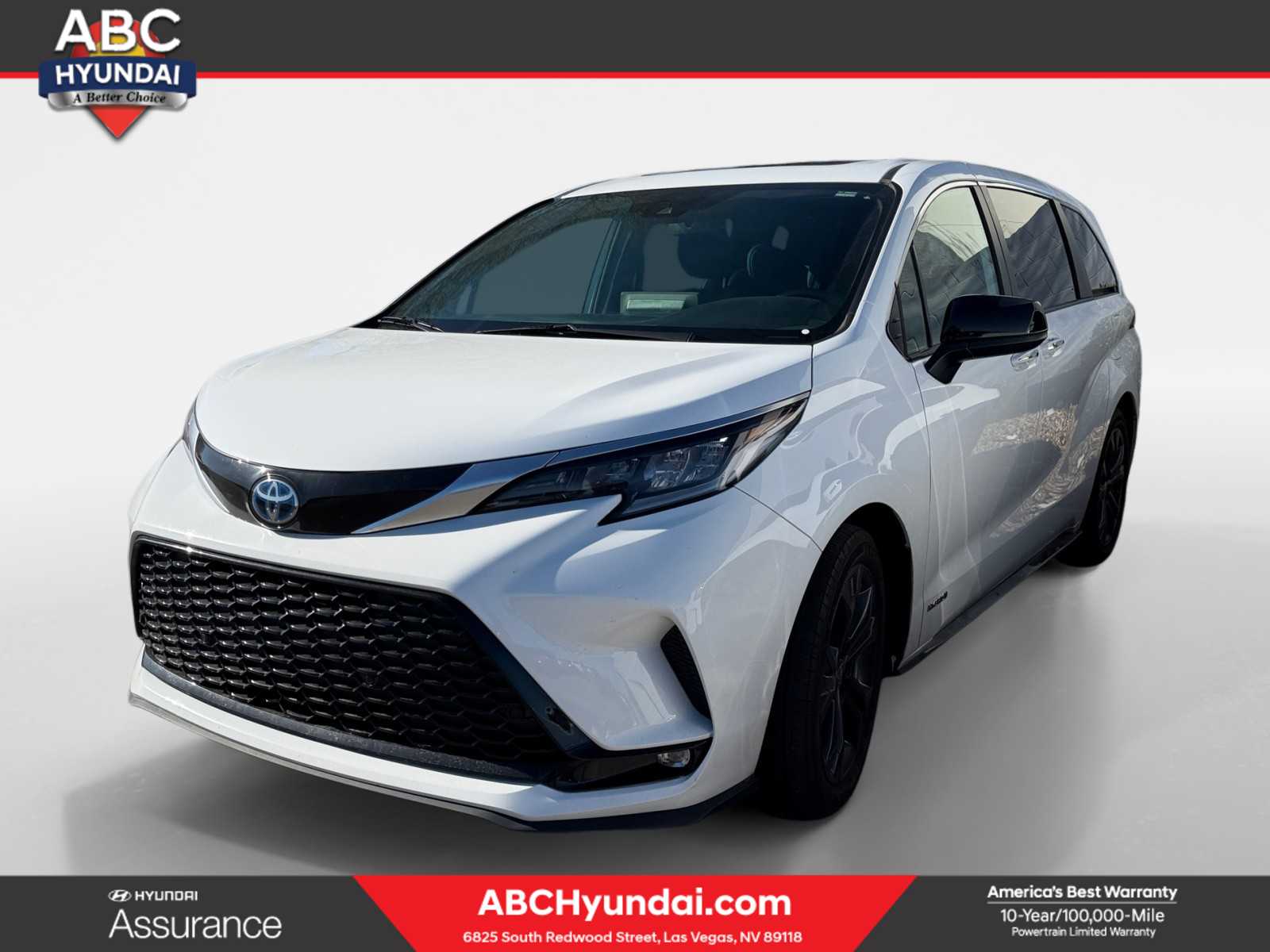 2021 Toyota Sienna XSE's photo