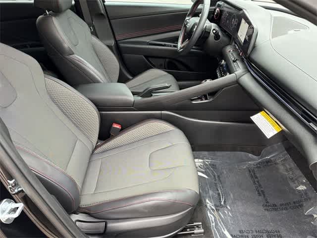 Thumbnail: 2025 Hyundai Elantra - 22