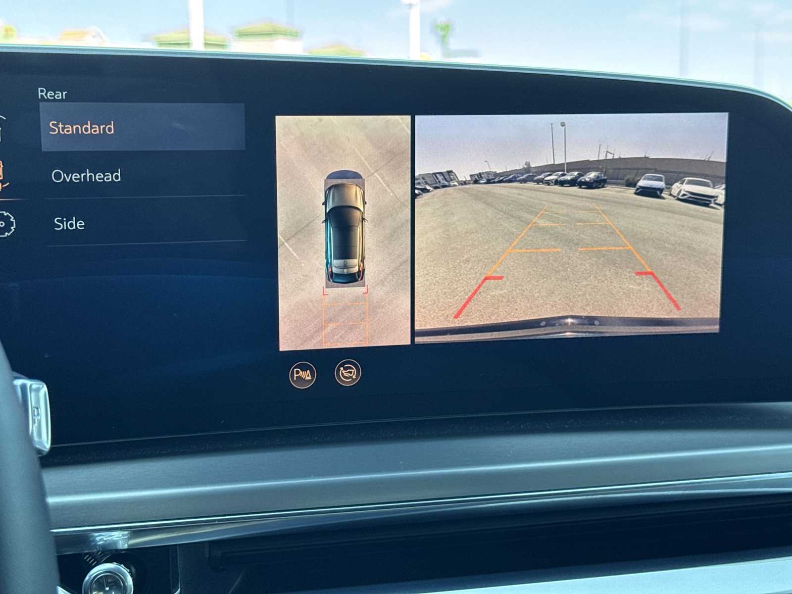 Thumbnail: 2024 Cadillac Lyriq - 23