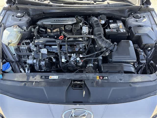 Thumbnail: 2022 Hyundai Elantra - 18