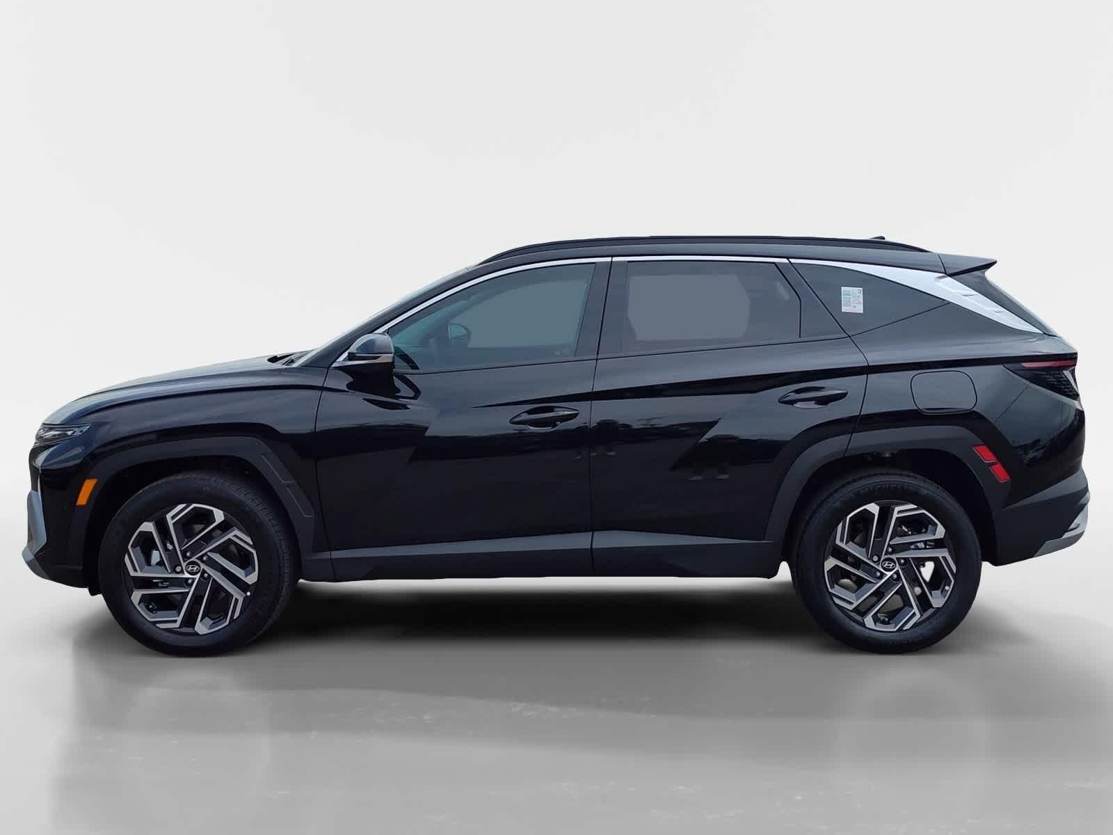 2025 Hyundai Tucson Hybrid Limited photo 2