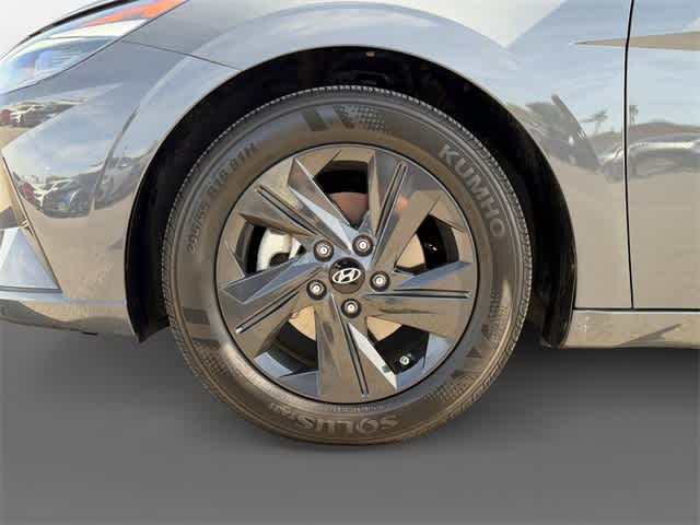 Thumbnail: 2023 Hyundai Elantra - 9