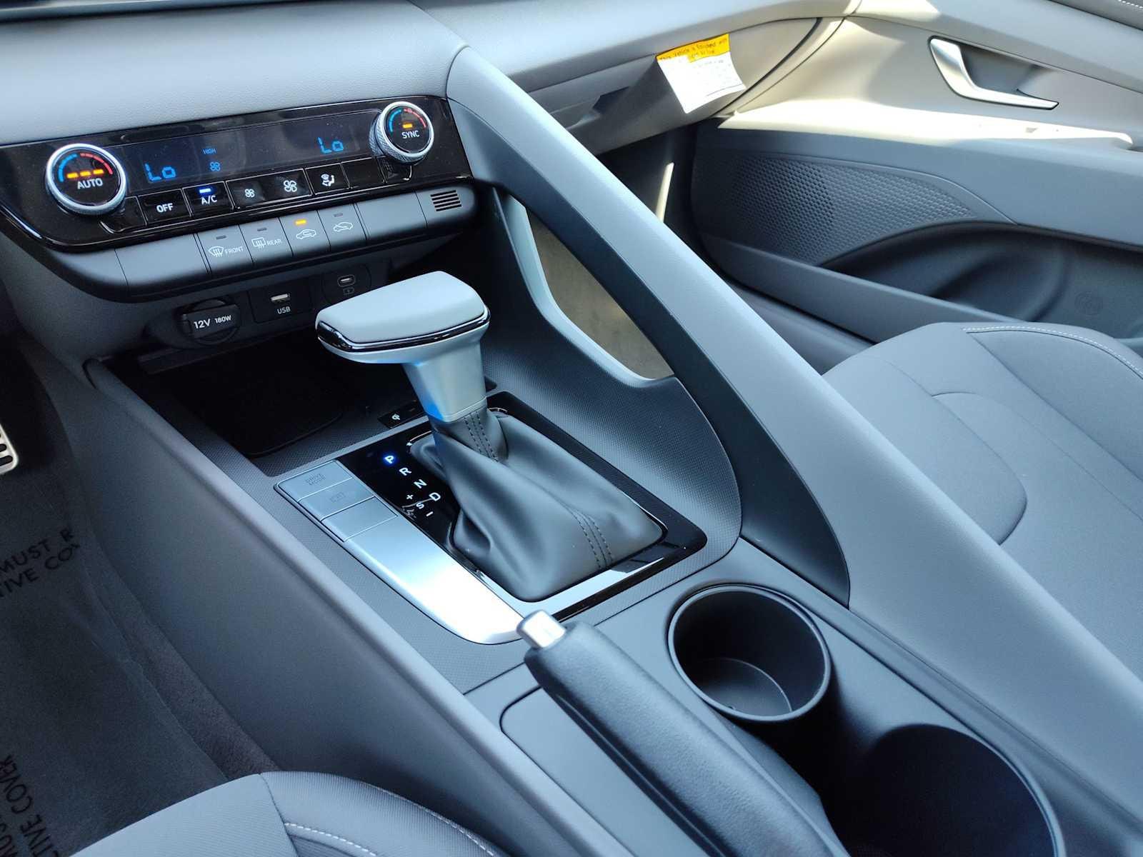 Thumbnail: 2025 Hyundai Elantra - 24