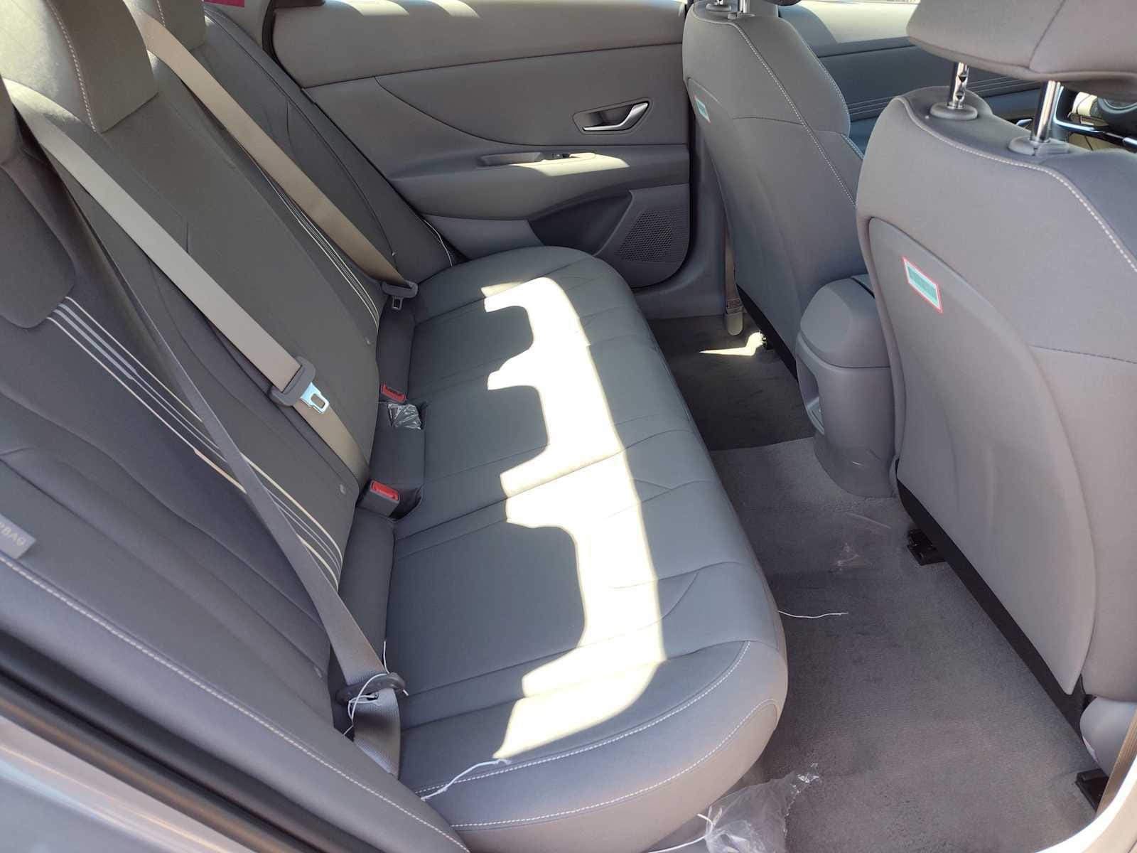 Thumbnail: 2025 Hyundai Elantra - 17