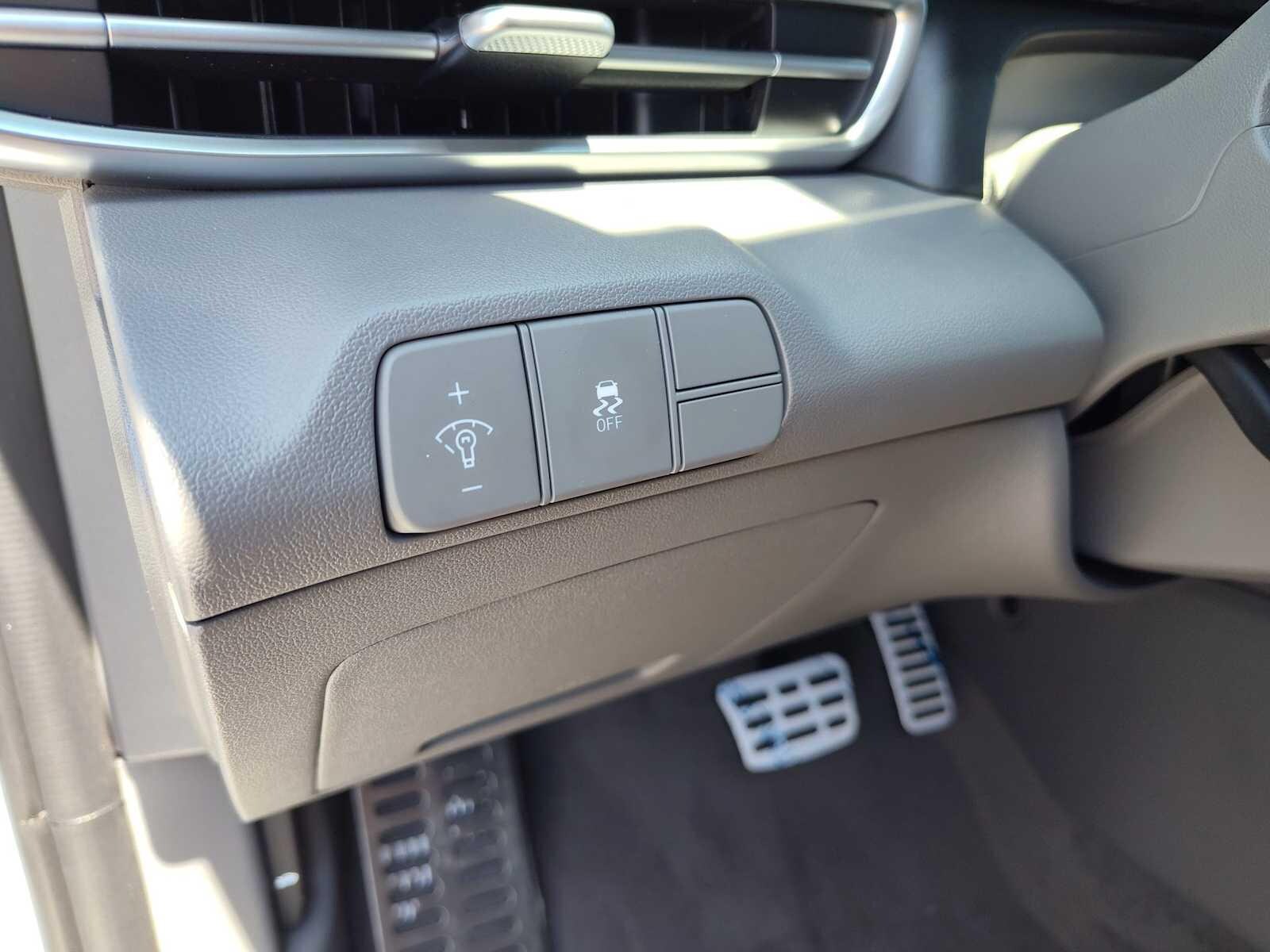 Thumbnail: 2025 Hyundai Elantra - 15