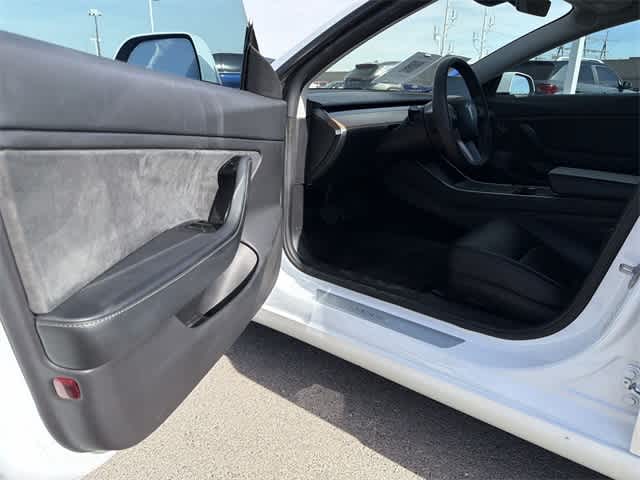 Thumbnail: 2019 Tesla Model 3 - 16