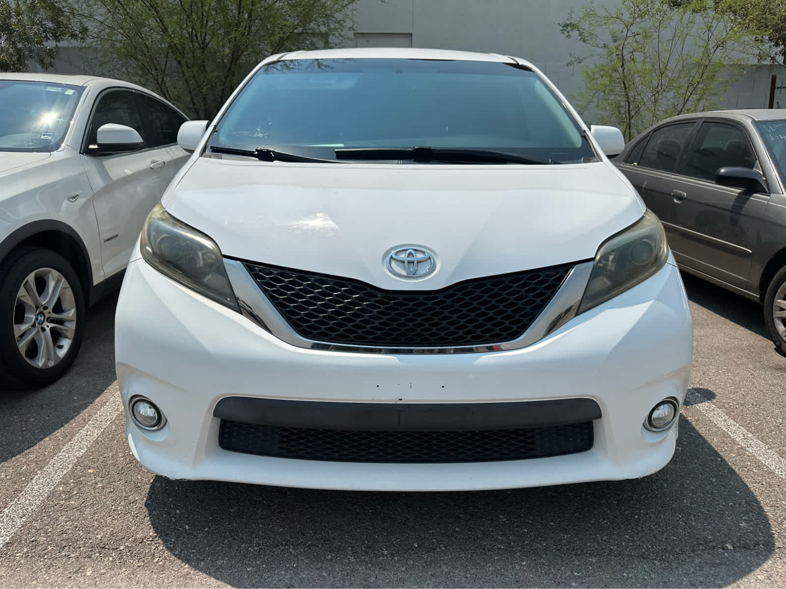 2015 Toyota Sienna SE photo 2