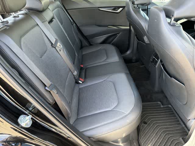 Thumbnail: 2023 Kia Niro - 18