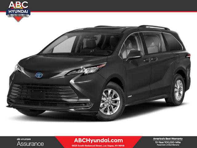 2022 Toyota Sienna LE 3