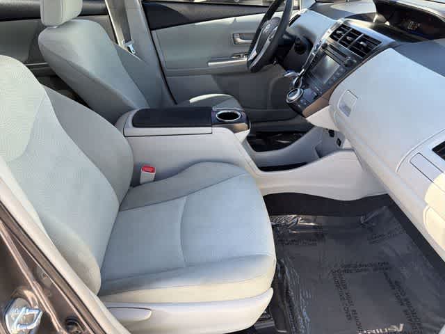 Thumbnail: 2014 Toyota Prius v - 22