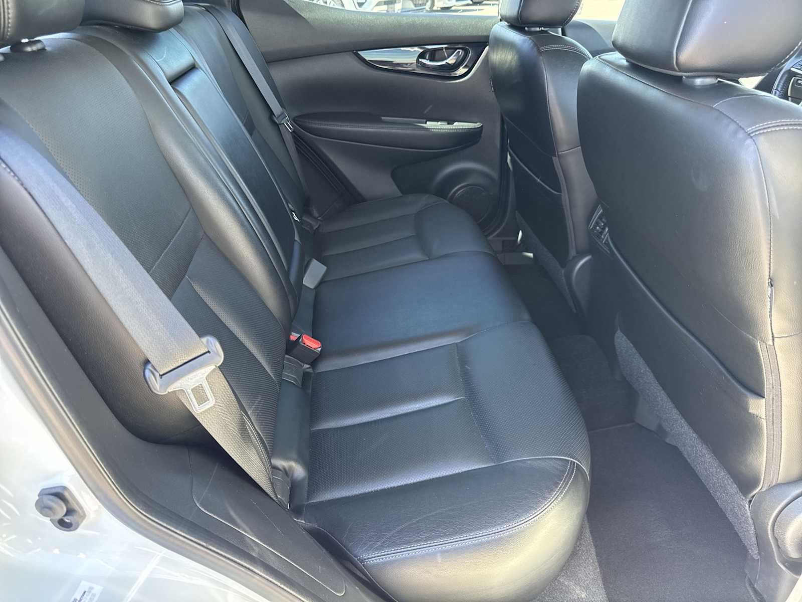 Thumbnail: 2017 Nissan Rogue Sport - 6