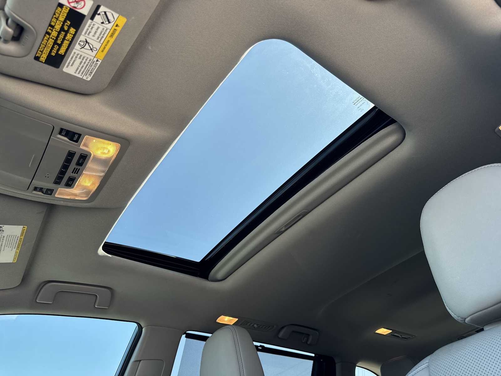Thumbnail: 2016 Toyota Highlander - 17