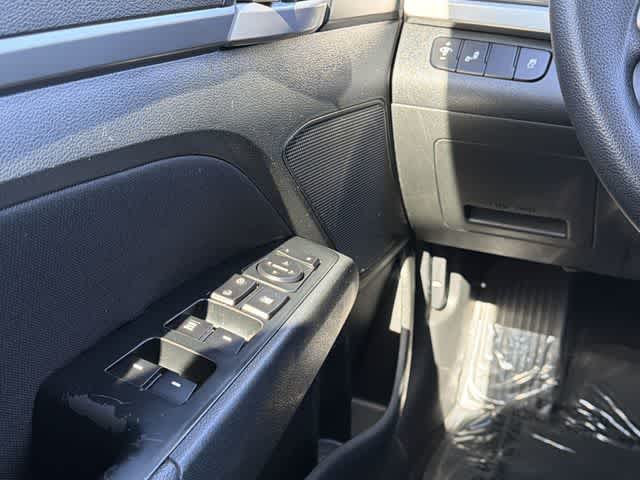 Thumbnail: 2018 Hyundai Elantra - 15