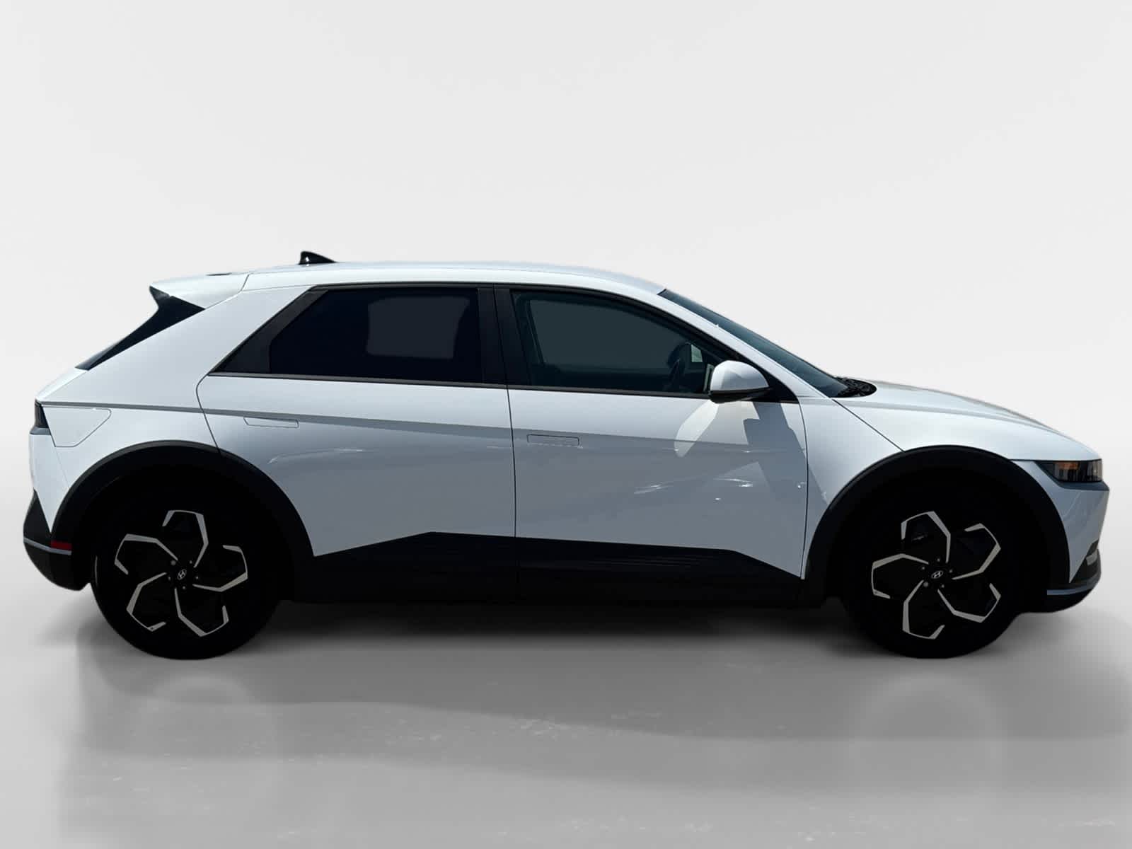 Thumbnail: 2023 Hyundai Ioniq 5 - 7