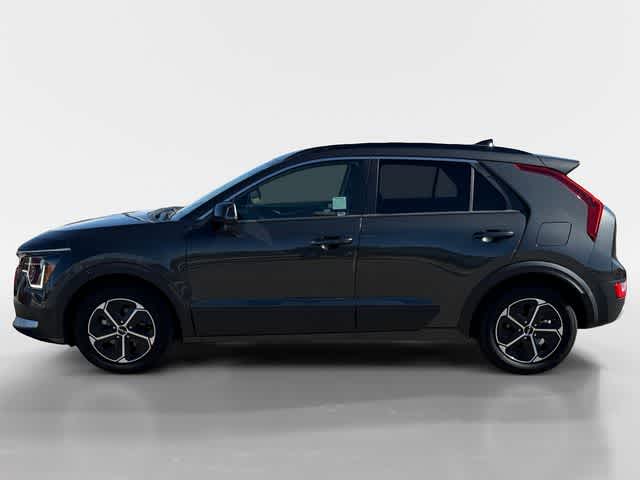Thumbnail: 2023 Kia Niro - 3