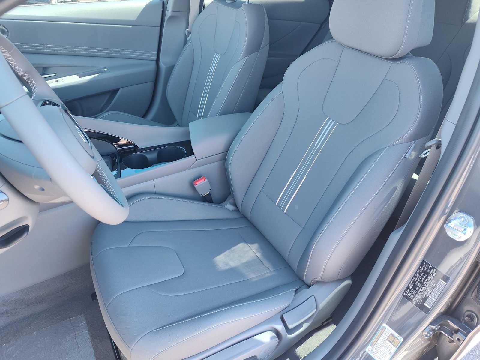 Thumbnail: 2025 Hyundai Elantra - 13