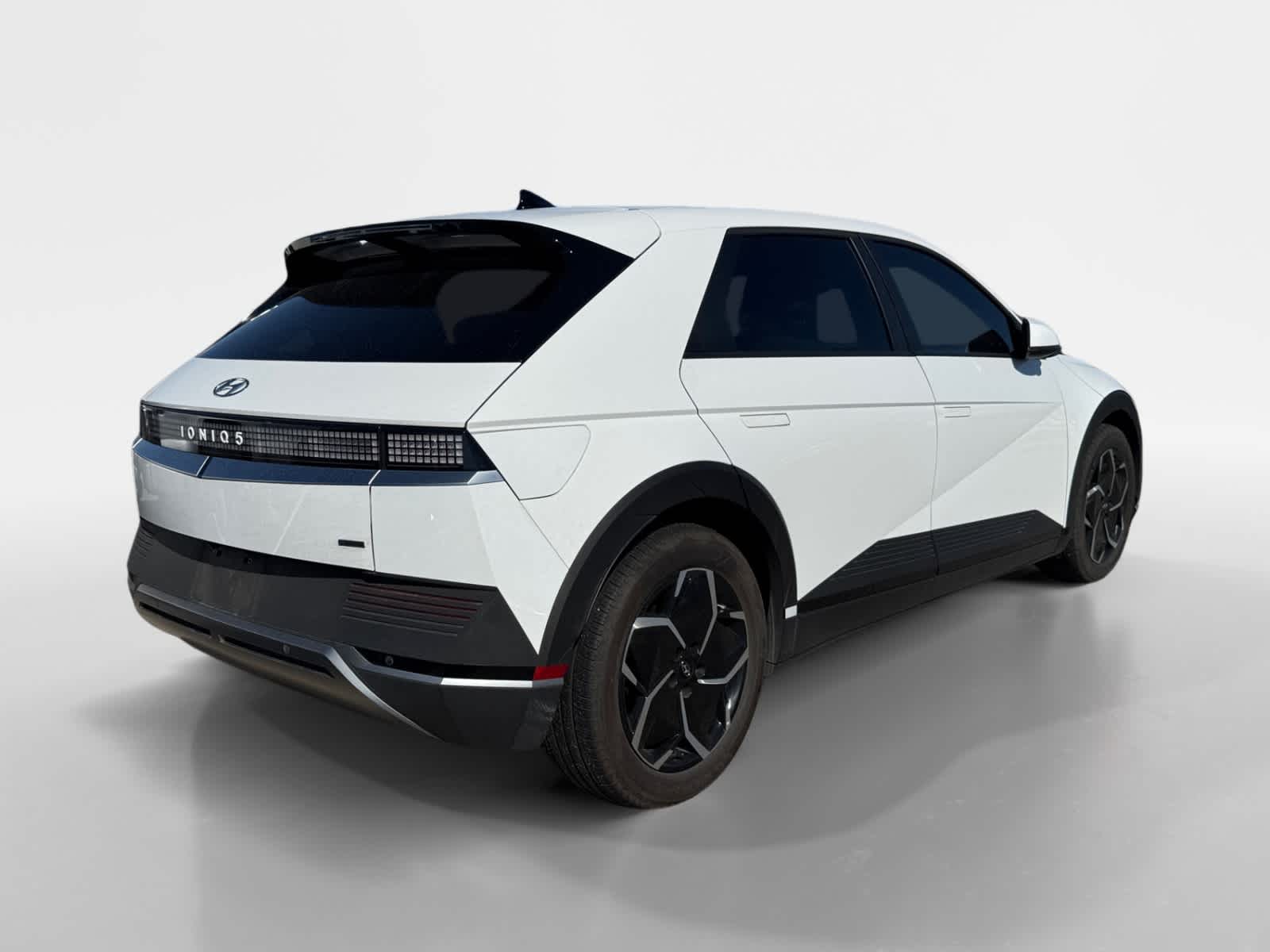 Thumbnail: 2022 Hyundai Ioniq 5 - 3