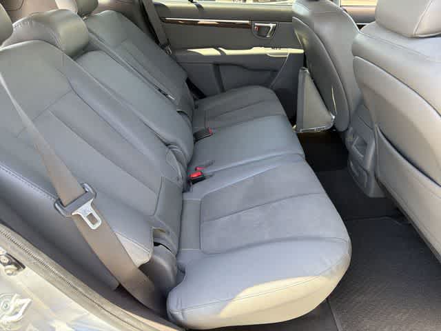 Thumbnail: 2010 Hyundai Santa Fe - 17
