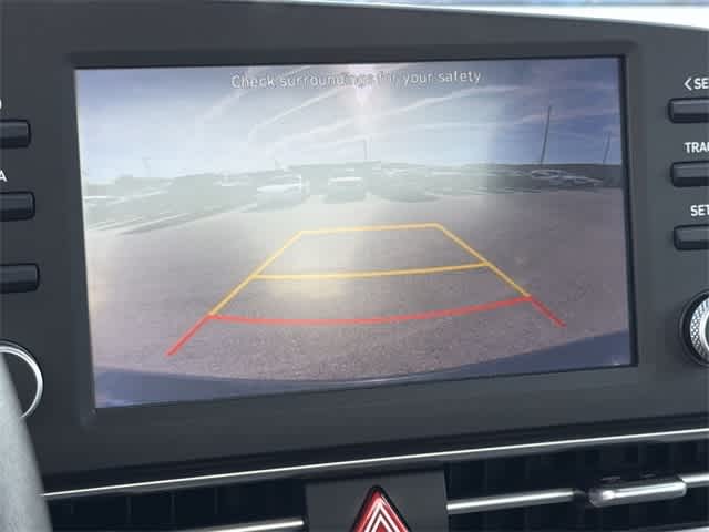 Thumbnail: 2023 Hyundai Elantra - 21