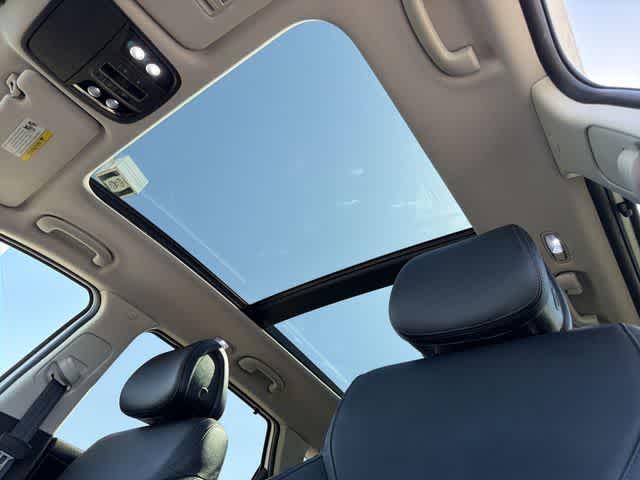 Thumbnail: 2016 Kia Sorento - 17