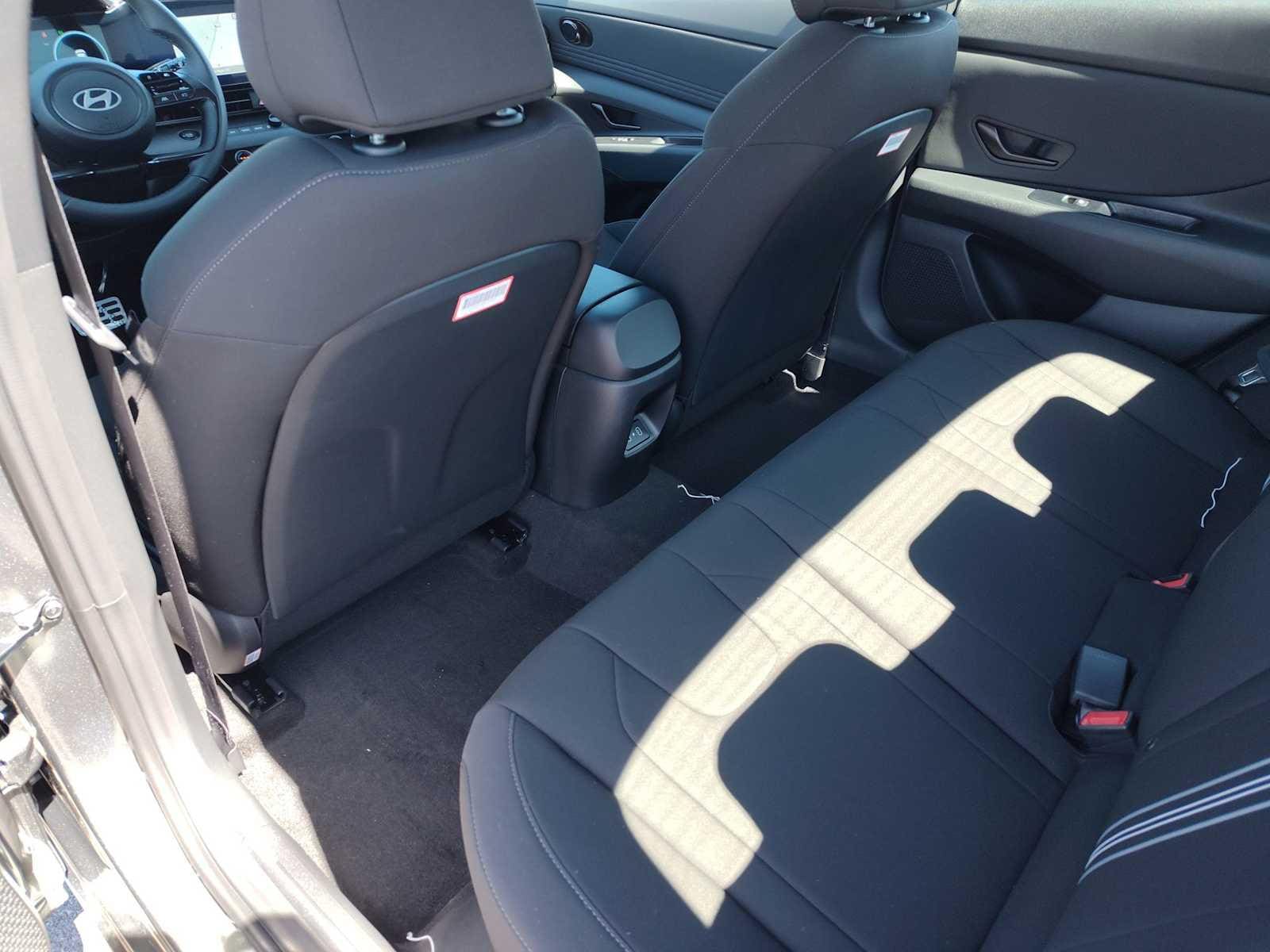 Thumbnail: 2025 Hyundai Elantra - 15