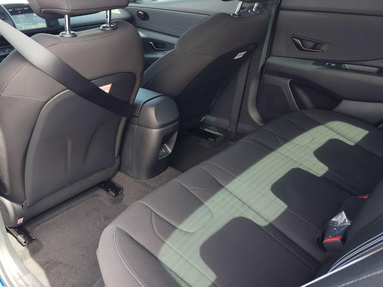 Thumbnail: 2025 Hyundai Elantra - 16