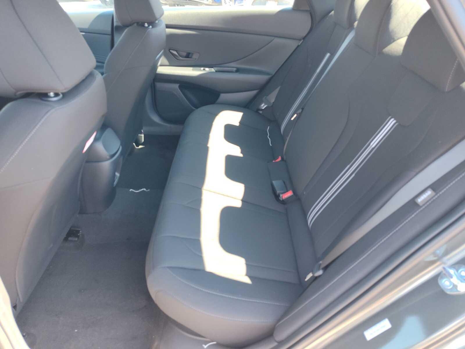 Thumbnail: 2025 Hyundai Elantra - 16