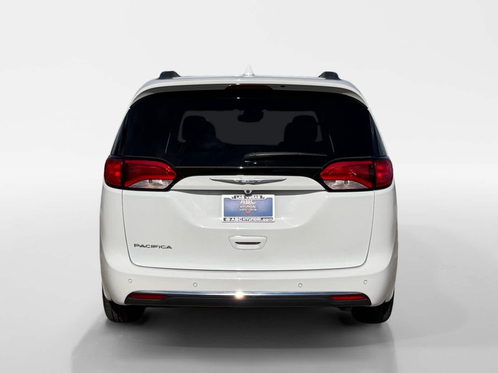 Thumbnail: 2017 Chrysler Pacifica - 4