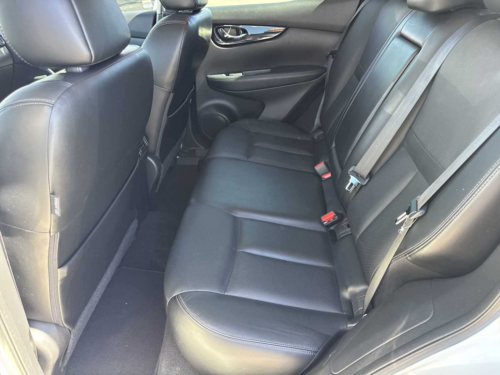 Thumbnail: 2017 Nissan Rogue Sport - 19