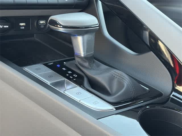 Thumbnail: 2022 Hyundai Elantra - 23